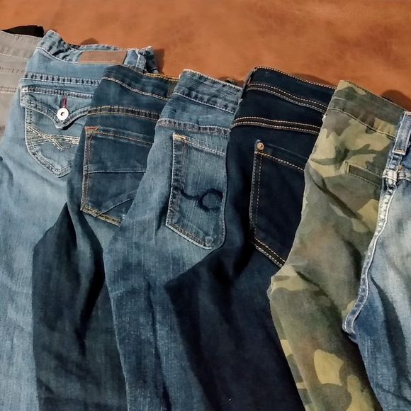 Women's jeans size 5-6 $35 for all - Picture 1 of 1